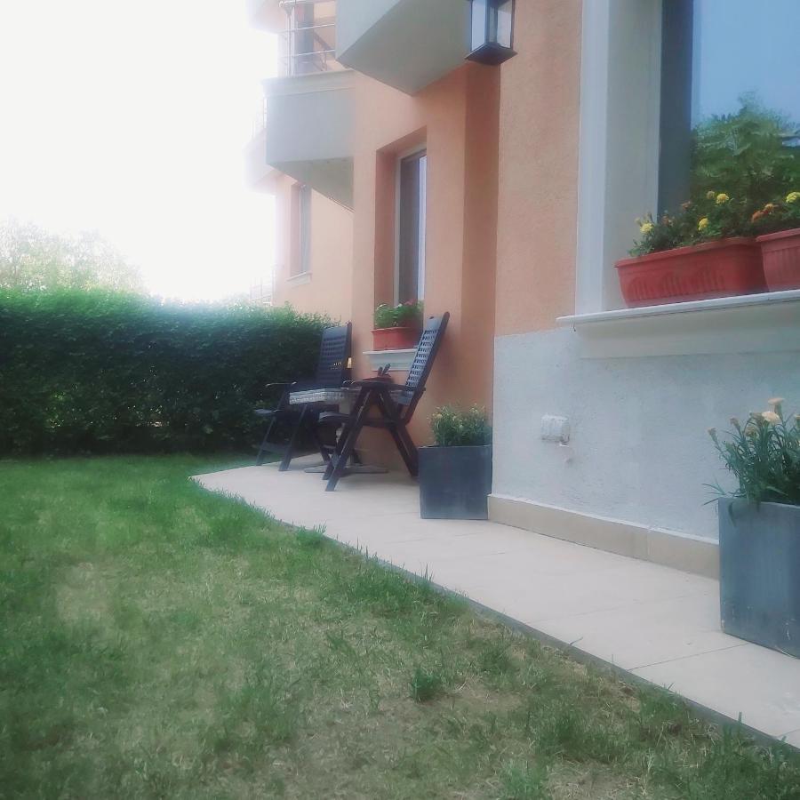 Saint Nicholas Varna Lovely 2 Bedroom Apartment With Sunny Garden Exterior photo