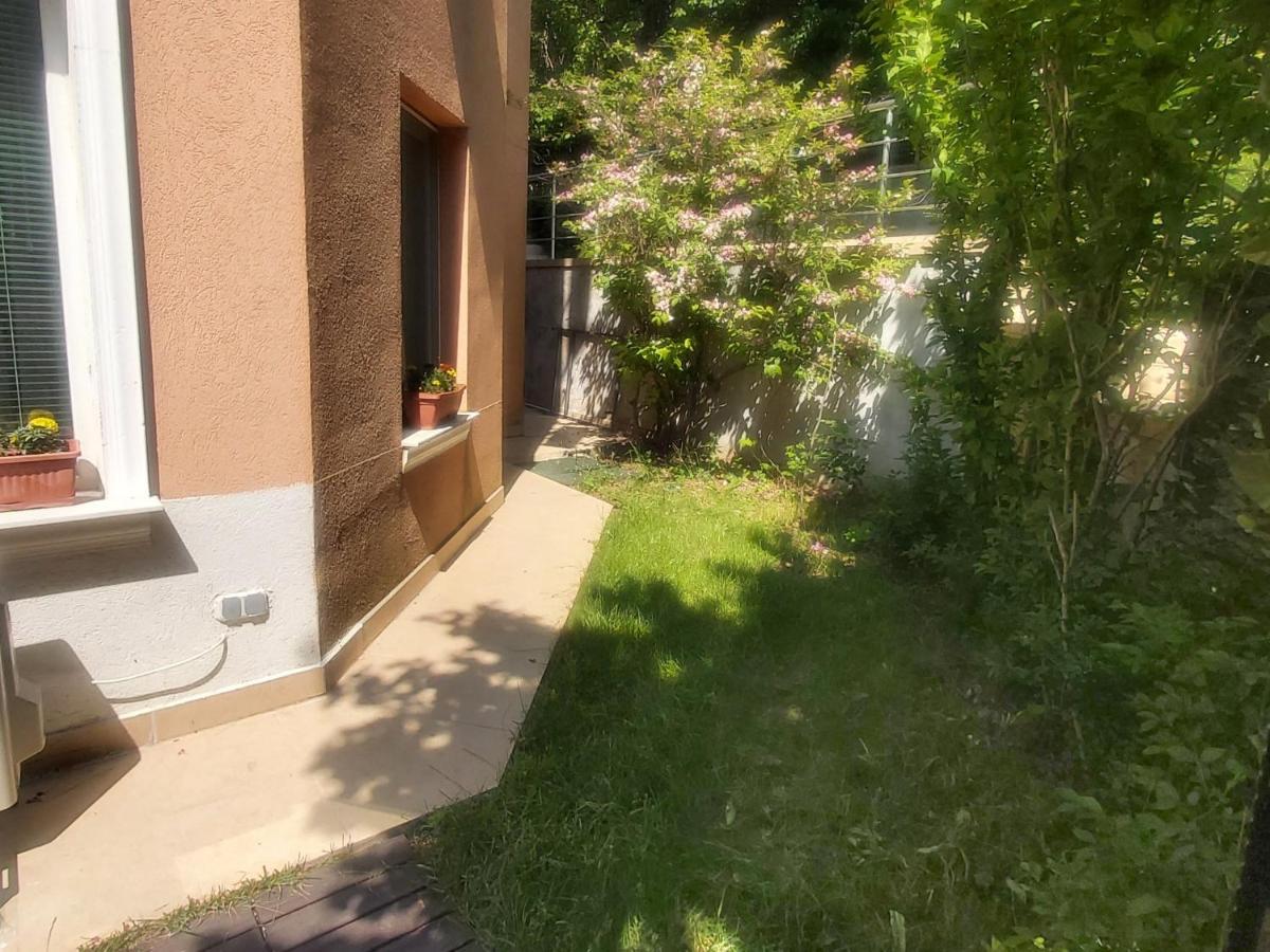 Saint Nicholas Varna Lovely 2 Bedroom Apartment With Sunny Garden Exterior photo