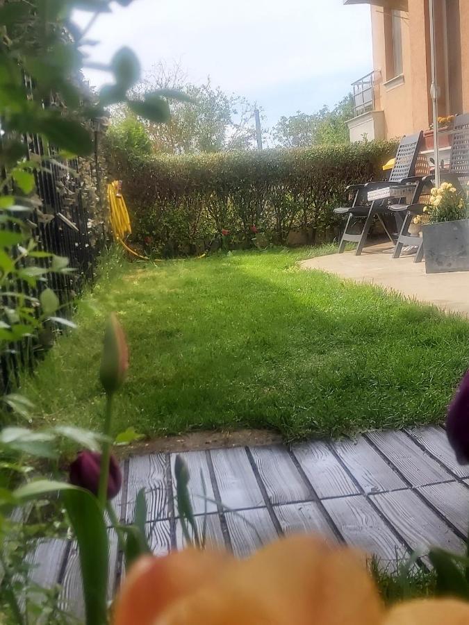 Saint Nicholas Varna Lovely 2 Bedroom Apartment With Sunny Garden Exterior photo